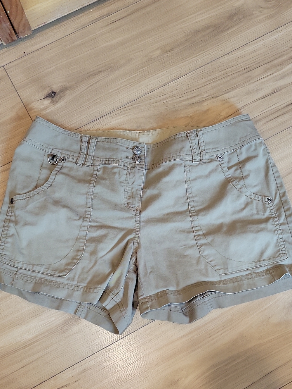 Women’s Khaki Shorts